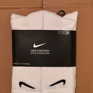 Nike Everyday Cotton Cushioned Crew Socks - White